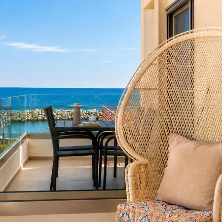 Апартаменты Marina Sea View Penthouse Каламата